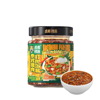 [新货亏本冲销量] 虎邦 鬼特辣酱 青椒贡菜辣酱 泰式猪肉打抛饭酱 0脂鲜椒酱 嘎嘎香肉沫烧茄子 下饭酱 拌饭拌面即食调味 Hu Bang Spicy Sambal Paste Viral Rice Condiments (200g)