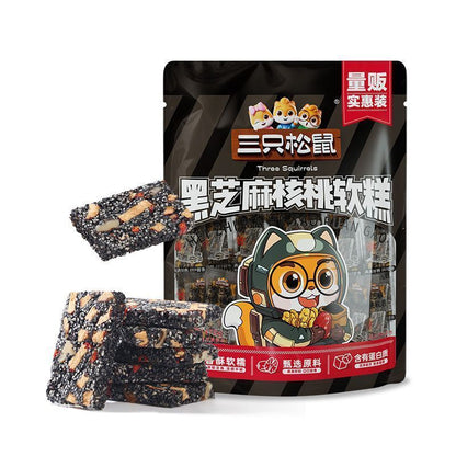 [新货亏本冲销量] 三只松鼠 黑芝麻核桃软糕 营养坚果糕 芝麻核桃 传统手工点心 休闲健康零食 Black Sesame Walnut Cake Snack (470g)
