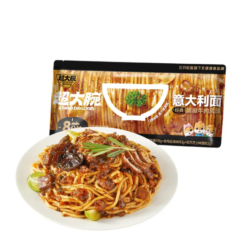 【三只松鼠】 超大腕 黑椒牛肉味意大利面 方便速食经典夜宵  超大碗Three Squirrels Black Pepper Beef Pasta Instant Noodle Spaghetti (215g)